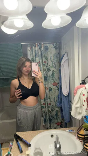 Lynntoria OnlyFans Leaked Free Thumbnail Picture - #ZJ0AX5TI8a