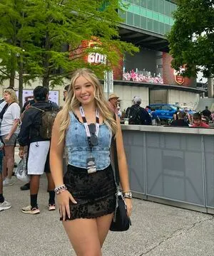 Lynzie Fulton OnlyFans Leaked Free Thumbnail Picture - #ZjRBY6MveH