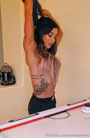 Lyraskyefree OnlyFans Leaked Free Thumbnail Picture - #FIjDCAWzKP