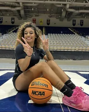 Lyric Swann OnlyFans Leaked Free Thumbnail Picture - #TMSioEuPow