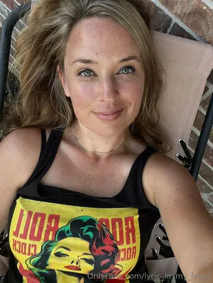 lyric_in_my_head OnlyFans Leaked Free Thumbnail Picture - #2ClhiyicAB