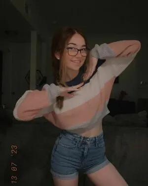 Lyssaurora OnlyFans Leaked Free Thumbnail Picture - #3DC7EyifNL