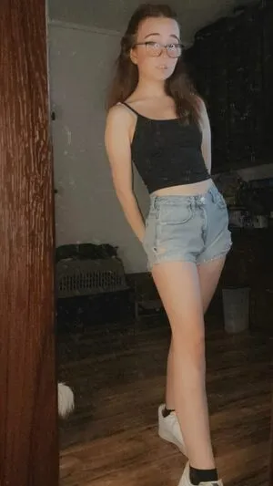 Lyssaurora OnlyFans Leaked Free Thumbnail Picture - #3DcWgTUEAY