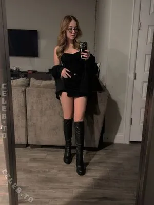 Lyssaurora OnlyFans Leaked Free Thumbnail Picture - #4ar3i0l6l2