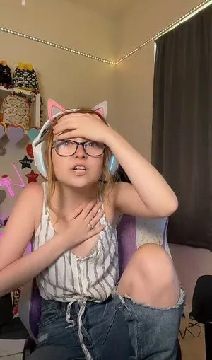 Lyssaurora OnlyFans Leaked Free Thumbnail Picture - #s7lg6LffCR