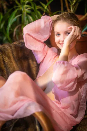 lyubovvomne OnlyFans Leaked Free Thumbnail Picture - #ECr8bw8UAX