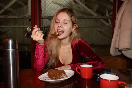 lyubovvomne OnlyFans Leaked Free Thumbnail Picture - #HTe8g3d0de