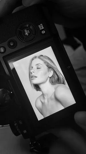 lyubovvomne OnlyFans Leaked Free Thumbnail Picture - #M8KfiPF5AW