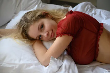 lyubovvomne OnlyFans Leaked Free Thumbnail Picture - #VGYaxM275A