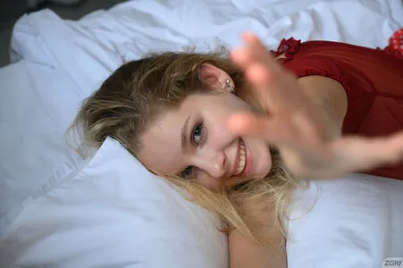 lyubovvomne OnlyFans Leaked Free Thumbnail Picture - #XtZ7uyaIil