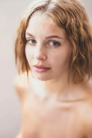 lyubovvomne OnlyFans Leaked Free Thumbnail Picture - #nymfQnOOF4