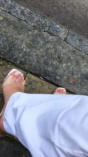 Lyz Feet OnlyFans Leaked Free Thumbnail Picture - #4xZS75YtLk