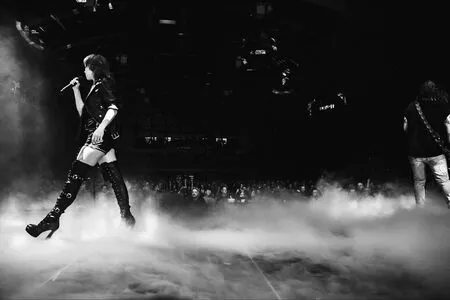 Lzzy Hale OnlyFans Leaked Free Thumbnail Picture - #7FjE0saCWN