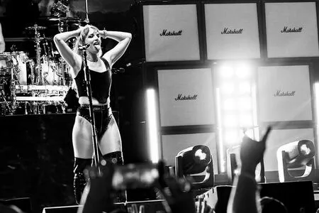 Lzzy Hale OnlyFans Leaked Free Thumbnail Picture - #AHtMmwpCFG