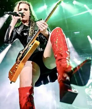 Lzzy Hale OnlyFans Leaked Free Thumbnail Picture - #KTHJDr20CQ