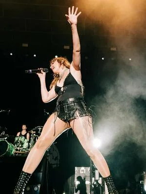 Lzzy Hale OnlyFans Leaked Free Thumbnail Picture - #TxxYlhOrTY