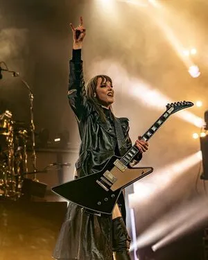 Lzzy Hale OnlyFans Leaked Free Thumbnail Picture - #Z460MBVMHb
