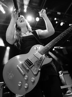 Lzzy Hale OnlyFans Leaked Free Thumbnail Picture - #qbJQYHXRya