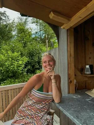 M00bie OnlyFans Leaked Free Thumbnail Picture - #2ipQfoDdA2