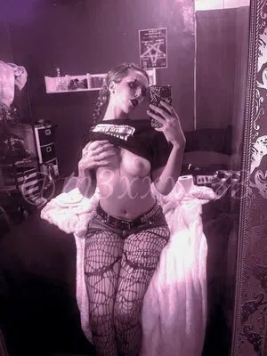M3xxxy33 OnlyFans Leaked Free Thumbnail Picture - #0KVr5oR13N