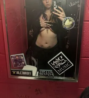 M3xxxy33 OnlyFans Leaked Free Thumbnail Picture - #gCMGMdRLqt