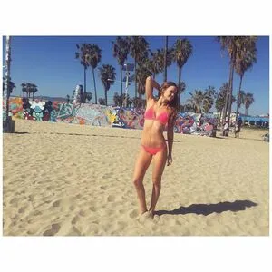 Mackenzie Lintz OnlyFans Leaked Free Thumbnail Picture - #UoMmb5HVAR
