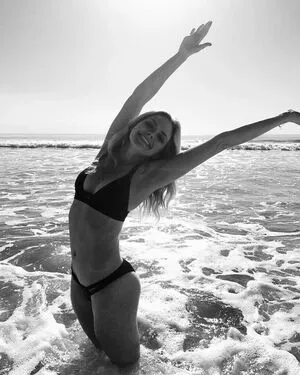 Mackenzie Mauzy OnlyFans Leaked Free Thumbnail Picture - #DFMu31Begg