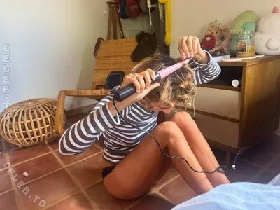 Mackenzie Ziegler OnlyFans Leaked Free Thumbnail Picture - #L10BRXEkI6