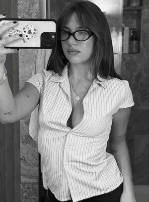 Mackenzie Ziegler OnlyFans Leaked Free Thumbnail Picture - #Obfjr702U1