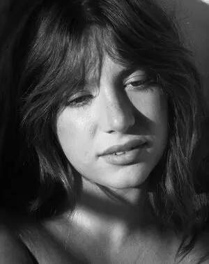 Mackenzie Ziegler OnlyFans Leaked Free Thumbnail Picture - #wibdIdOf34