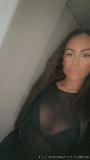 Madamedakota OnlyFans Leaked Free Thumbnail Picture - #S9wY0yNC7Z