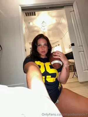 Maddiemoon7 OnlyFans Leaked Free Thumbnail Picture - #P6w0gk5OJs