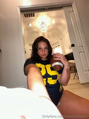 Maddiemoon7 OnlyFans Leaked Free Thumbnail Picture - #RUSPFn66bd