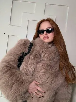 Madelaine Petsch OnlyFans Leaked Free Thumbnail Picture - #HY7CYZ9ujQ