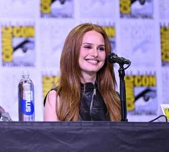 Madelaine Petsch OnlyFans Leaked Free Thumbnail Picture - #HelbsqS39B