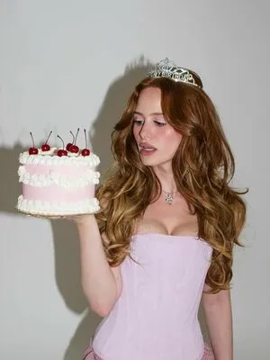 Madelaine Petsch OnlyFans Leaked Free Thumbnail Picture - #IiqjHslKAp