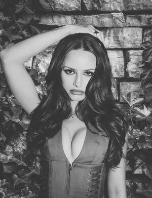 Madelaine Petsch OnlyFans Leaked Free Thumbnail Picture - #bOcYlJOaAi