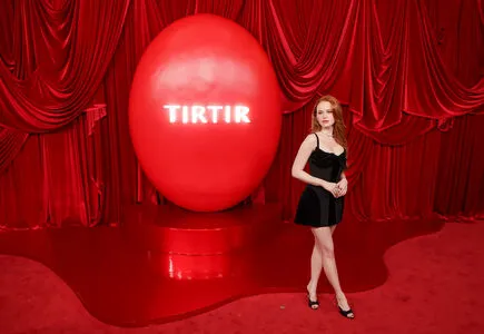 Madelaine Petsch OnlyFans Leaked Free Thumbnail Picture - #h10Le8hawg