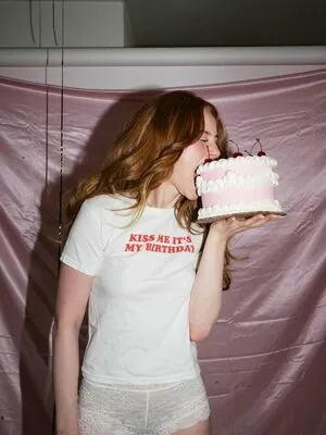 Madelaine Petsch OnlyFans Leaked Free Thumbnail Picture - #sPxsOvZbxV