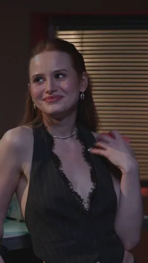 Madelaine Petsch OnlyFans Leaked Free Thumbnail Picture - #tAs9SHIniI