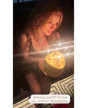 Madelaine Petsch OnlyFans Leaked Free Thumbnail Picture - #topqgydPO9