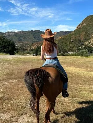 Madelaine Petsch OnlyFans Leaked Free Thumbnail Picture - #B0V3T2bISP