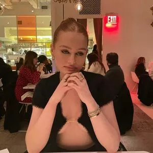 Madelaine Petsch OnlyFans Leaked Free Thumbnail Picture - #kshP51ff94