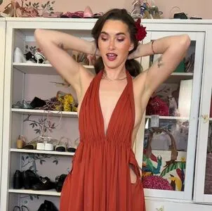 Madeleinecwhite OnlyFans Leaked Free Thumbnail Picture - #fhm8v8qdtA