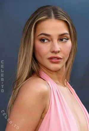 Madelyn Cline OnlyFans Leaked Free Thumbnail Picture - #0xNG9fUO92