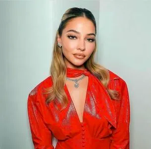 Madelyn Cline OnlyFans Leaked Free Thumbnail Picture - #7BTMHDnICx