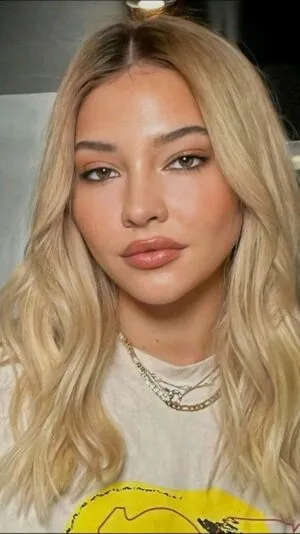 Madelyn Cline OnlyFans Leaked Free Thumbnail Picture - #WOLIBKRPLK