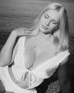 Mademoiselle Anna OnlyFans Leaked Free Thumbnail Picture - #LnspLMlBiD