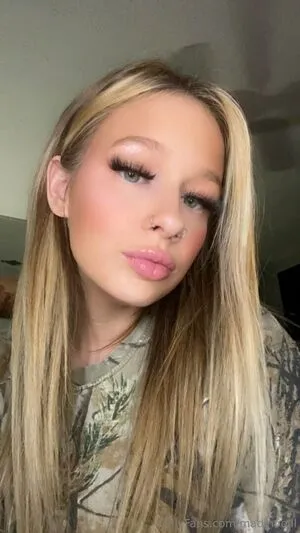 Madinoelll OnlyFans Leaked Free Thumbnail Picture - #Pe283EtheP