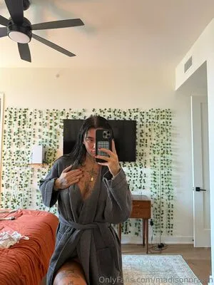 Madisonnrainn OnlyFans Leaked Free Thumbnail Picture - #V7t8Benva1